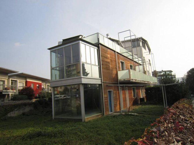 ALZANO NUOVA VILLA CON 350 MQ DI GIARDINO Alzano Lombardo