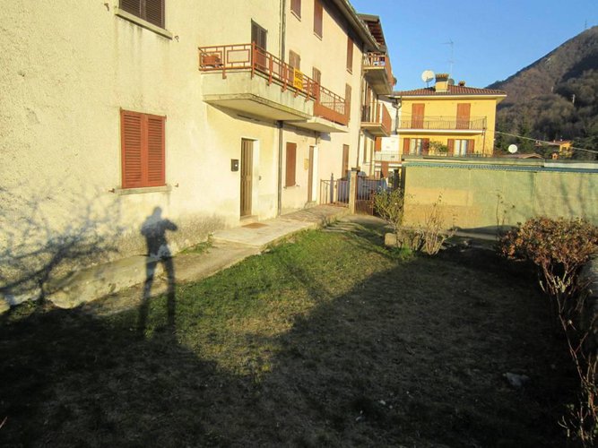 NEMBRO PORZIONE DI CASA CON 350 MQ DI GIARDINO Nembro