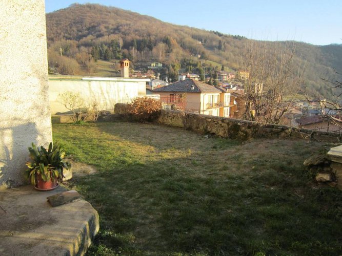 NEMBRO PORZIONE DI CASA CON 350 MQ DI GIARDINO Nembro