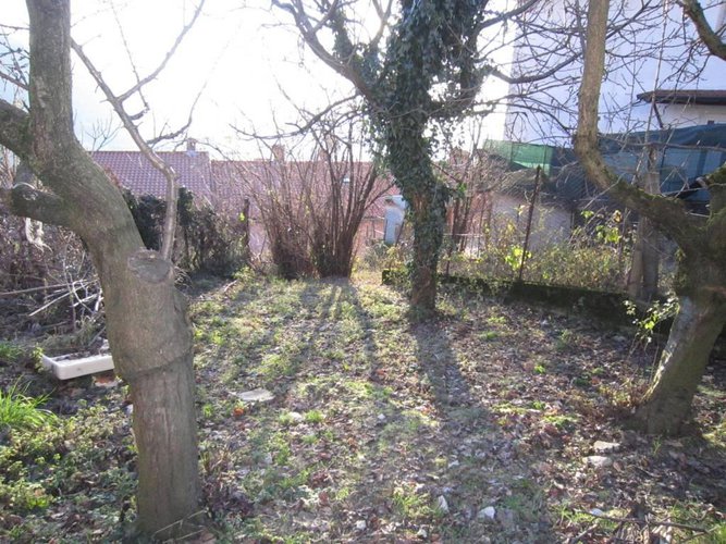 NEMBRO PORZIONE DI CASA CON 350 MQ DI GIARDINO Nembro