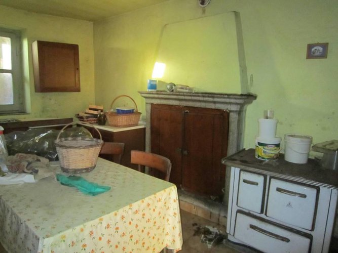 NEMBRO PORZIONE DI CASA CON 350 MQ DI GIARDINO Nembro