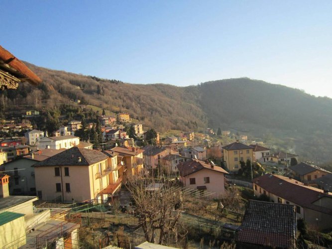 NEMBRO PORZIONE DI CASA CON 350 MQ DI GIARDINO Nembro