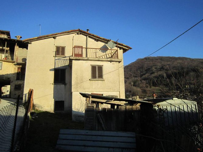 NEMBRO PORZIONE DI CASA CON 350 MQ DI GIARDINO Nembro