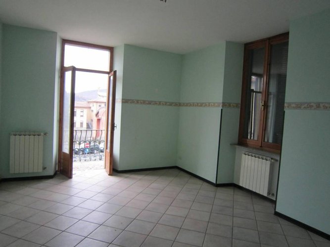 NEMBRO VILLA CON 400 MQ DI GIARDINO Nembro