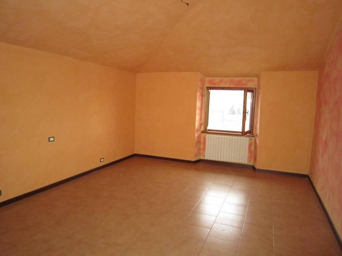 NEMBRO VILLA CON 400 MQ DI GIARDINO Nembro