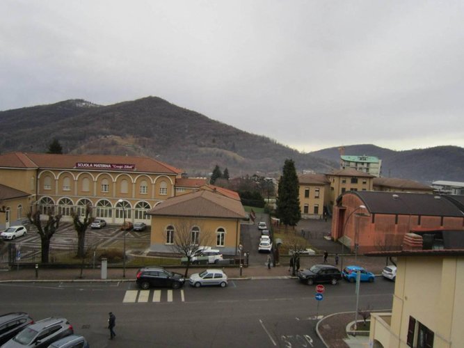 NEMBRO VILLA CON 400 MQ DI GIARDINO Nembro