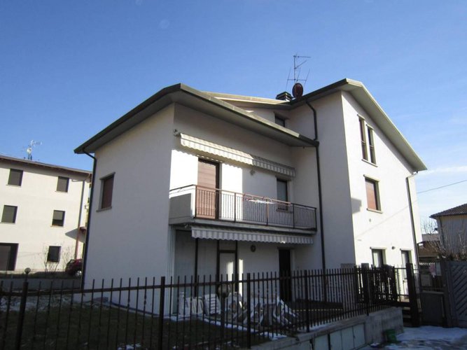 ALZANO TRILOCALE RISTRUTTURATO Alzano Lombardo