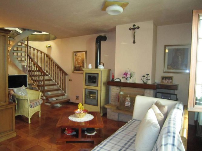 NEMBRO PORZIONE DI CASA Nembro