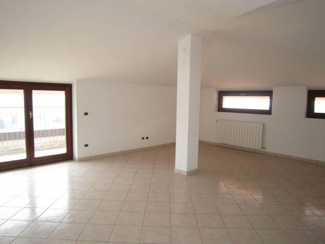 NEMBRO MANSARDA RISTRUTTURATA