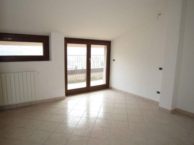 NEMBRO MANSARDA RISTRUTTURATA Nembro