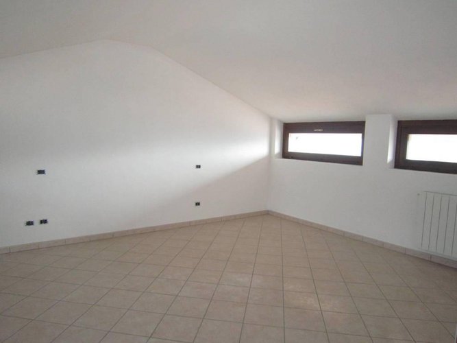 NEMBRO MANSARDA RISTRUTTURATA Nembro