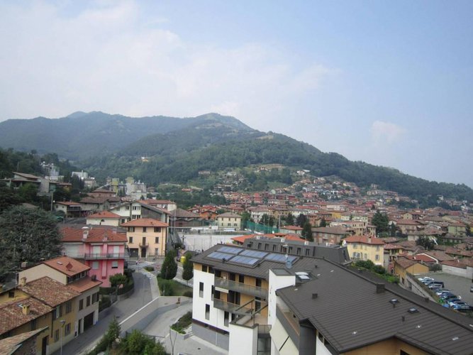 NEMBRO MANSARDA RISTRUTTURATA Nembro