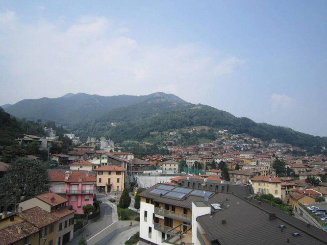 NEMBRO MANSARDA RISTRUTTURATA Nembro