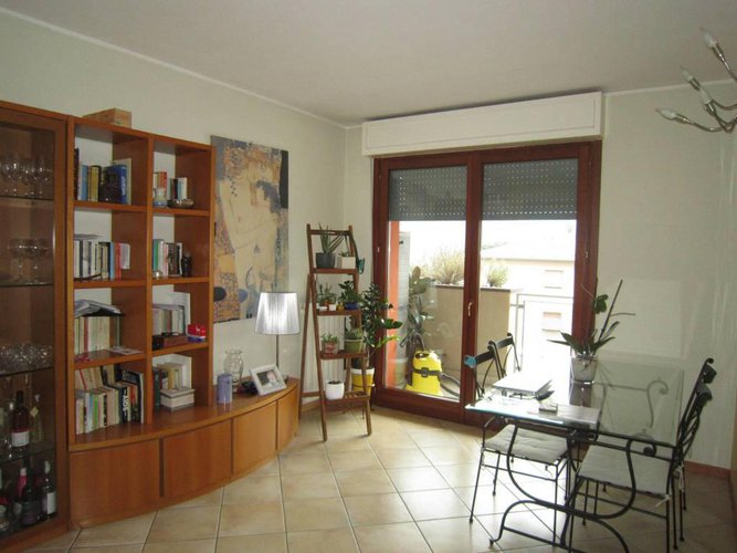 NEMBRO QUADRILOCALE CON DOPPI SERVIZI Nembro