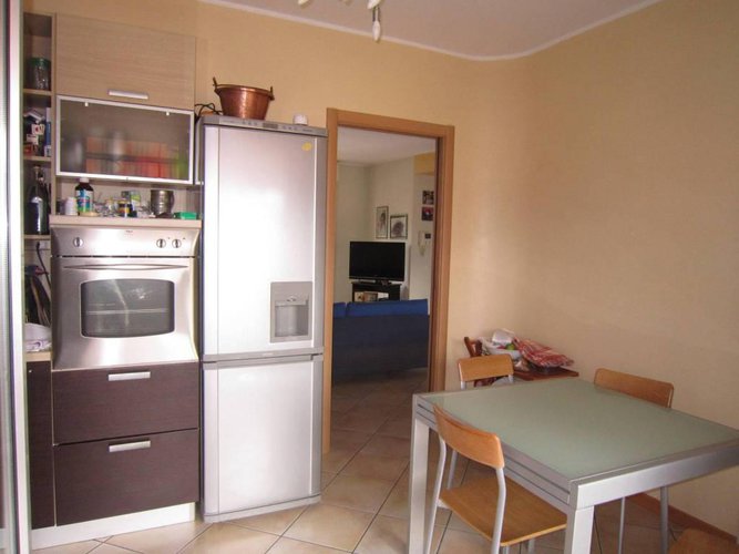 NEMBRO QUADRILOCALE CON DOPPI SERVIZI Nembro