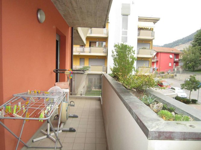 NEMBRO QUADRILOCALE CON DOPPI SERVIZI Nembro