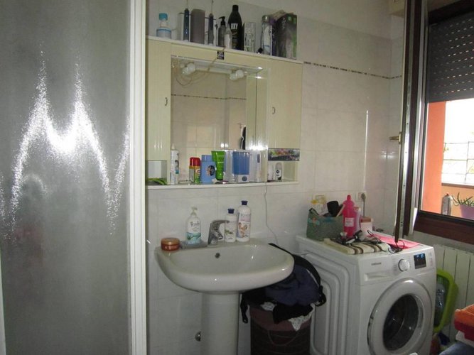 NEMBRO QUADRILOCALE CON DOPPI SERVIZI Nembro