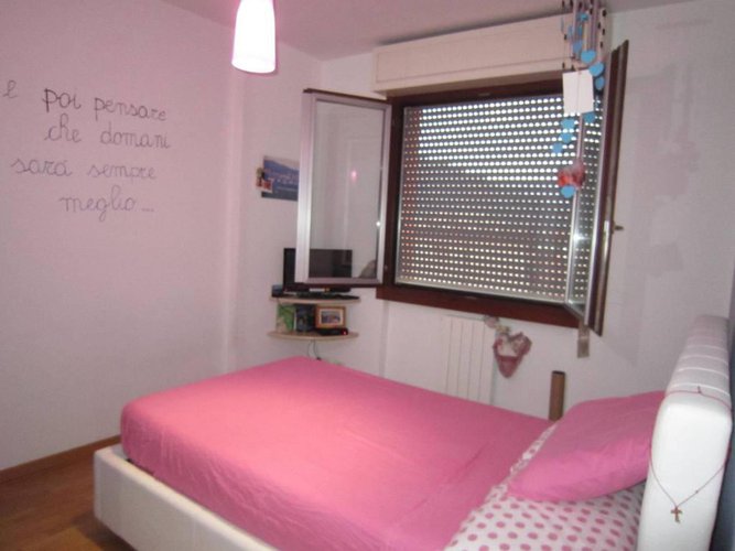 NEMBRO QUADRILOCALE CON DOPPI SERVIZI Nembro