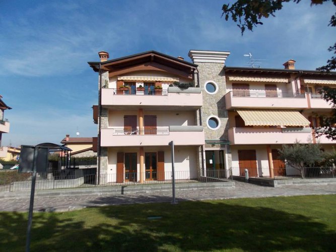 QUADRILOCALE CON GIARDINO A PALAZZOLO SULL'OGLIO Palazzolo sull'oglio