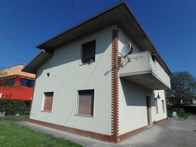 IDEALE PER DUE FAMIGLIE!! Capriolo