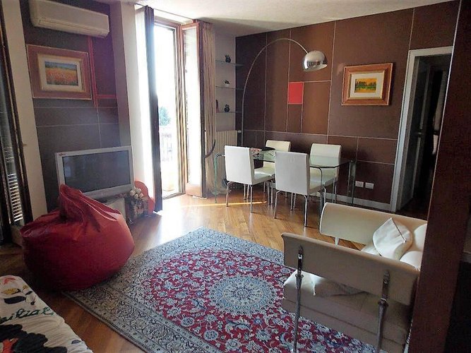 SIGNORILE TRILOCALE Cologne