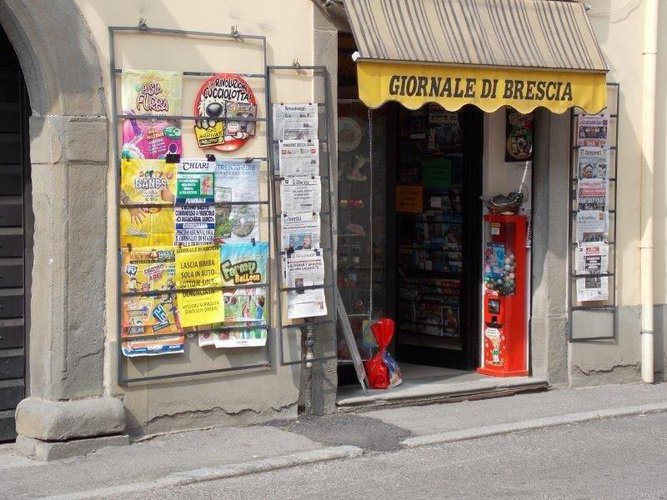 VENDO ATTIVITA' EDICOLA PALAZZOLO S/O Palazzolo sull'oglio
