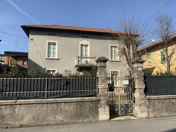 VILLA SINGOLA IN CENTRO PAESE Pontoglio