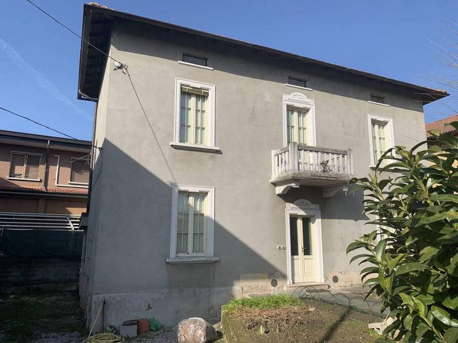 VILLA SINGOLA IN CENTRO PAESE Pontoglio