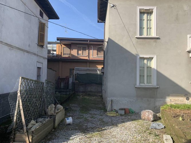 VILLA SINGOLA IN CENTRO PAESE Pontoglio