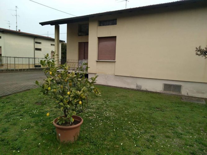 VILLA SINGOLA SU LOTTO DI 500 MQ Pontoglio