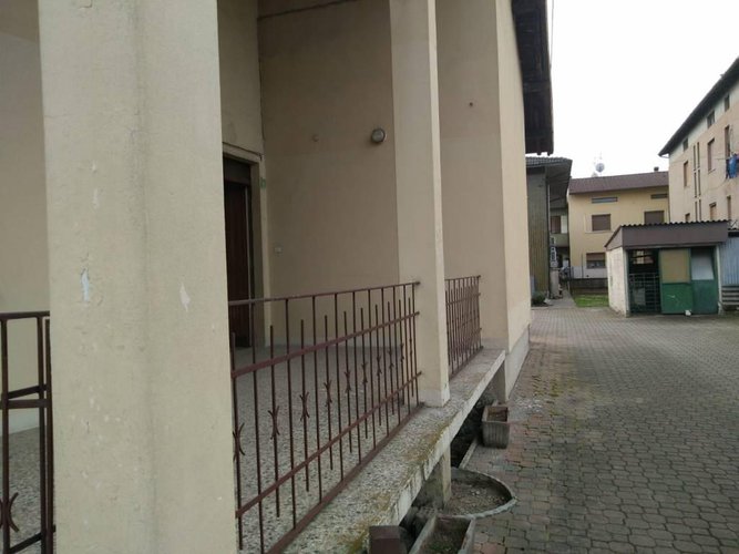 VILLA SINGOLA SU LOTTO DI 500 MQ Pontoglio