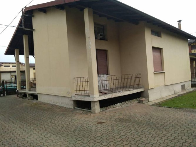 VILLA SINGOLA SU LOTTO DI 500 MQ Pontoglio