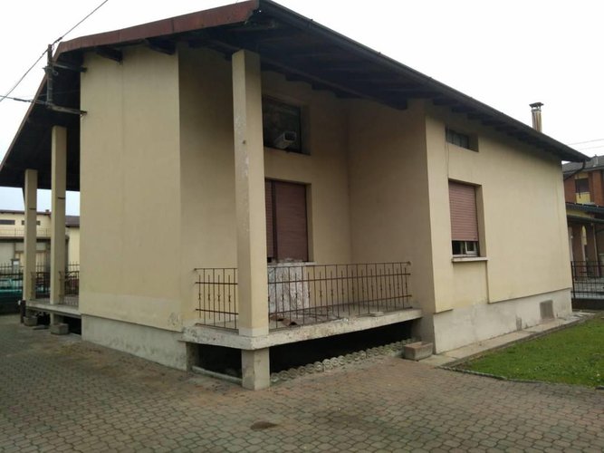 VILLA SINGOLA SU LOTTO DI 500 MQ Pontoglio