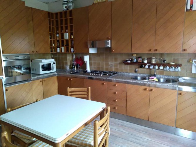 VILLA DISPOSTA SU DUE PIANI Chiari