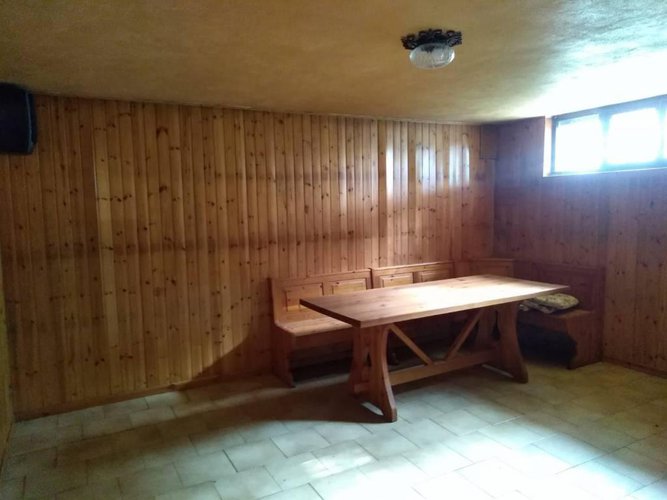 VILLA DISPOSTA SU DUE PIANI Chiari