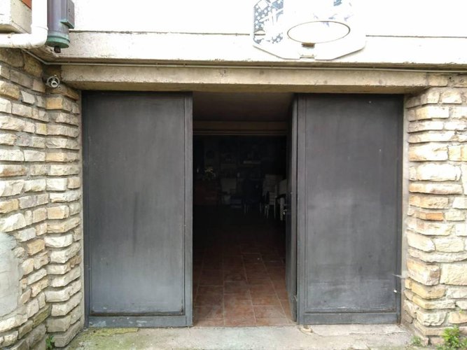 VILLA DISPOSTA SU DUE PIANI Chiari