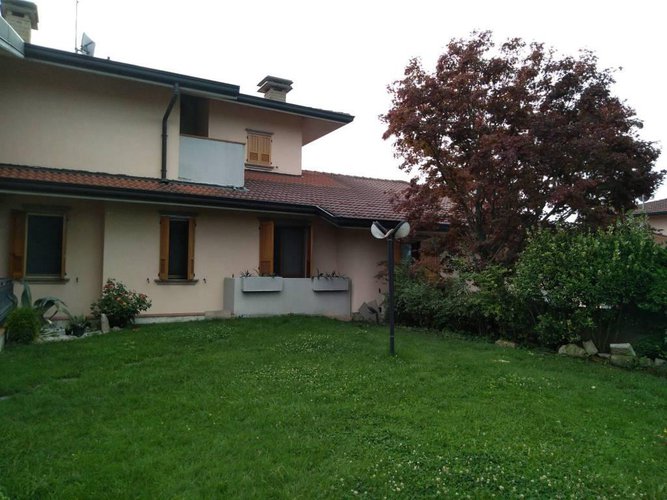 SPLENDIDA VILLA BIFAMILIARE