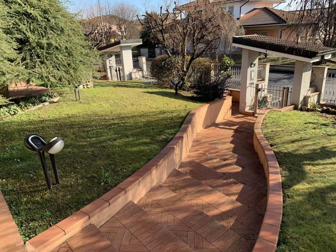 SPLENDIDA VILLA BIFAMILIARE Pontoglio