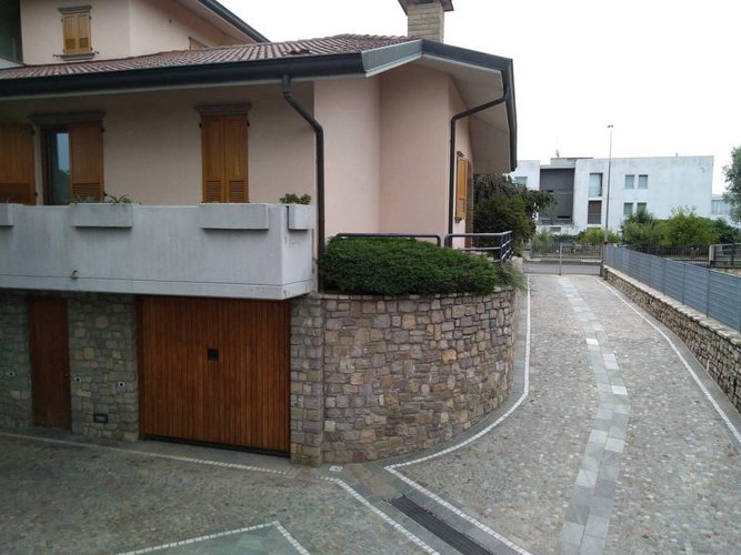 SPLENDIDA VILLA BIFAMILIARE Pontoglio