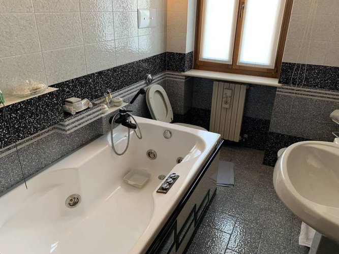 SPLENDIDA VILLA BIFAMILIARE Pontoglio