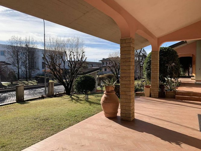 VILLA BIFAMILIARE SU DUE PIANI A PONTOGLIO Pontoglio