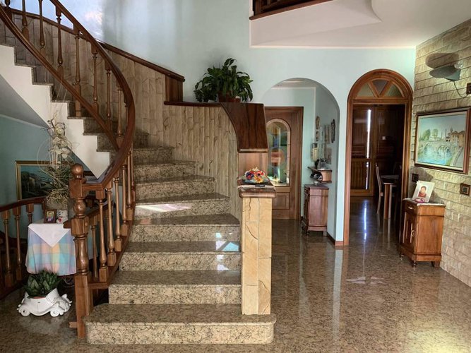 VILLA BIFAMILIARE SU DUE PIANI A PONTOGLIO Pontoglio