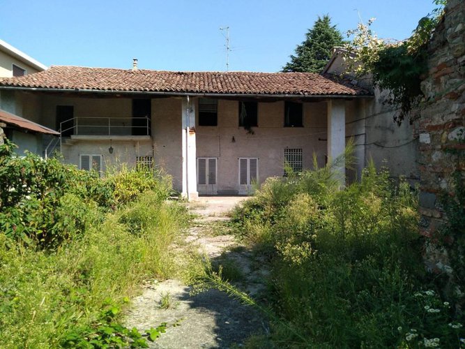 Castrezzato, per gli amanti della classica cascina bresciana