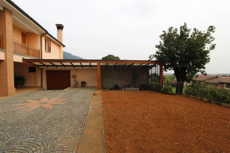 Splendida occasione per gli amanti della Franciacorta Cologne