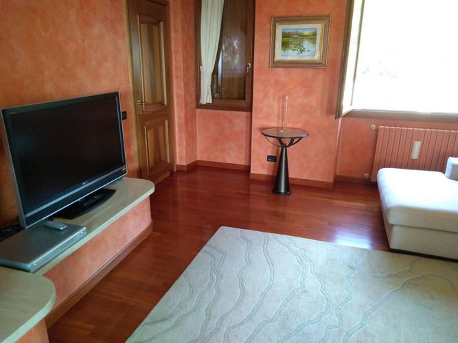 Splendida occasione per gli amanti della Franciacorta Cologne