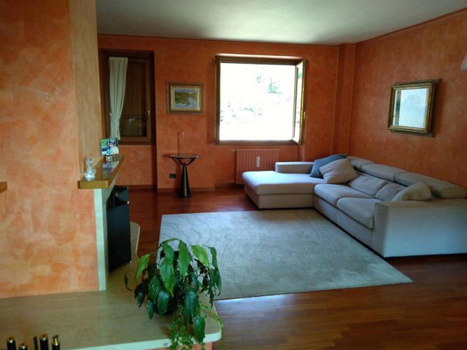 Splendida occasione per gli amanti della Franciacorta Cologne