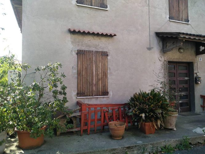 RUSTICO DA RISTRUTTURARE IN CENTRO PAESE!