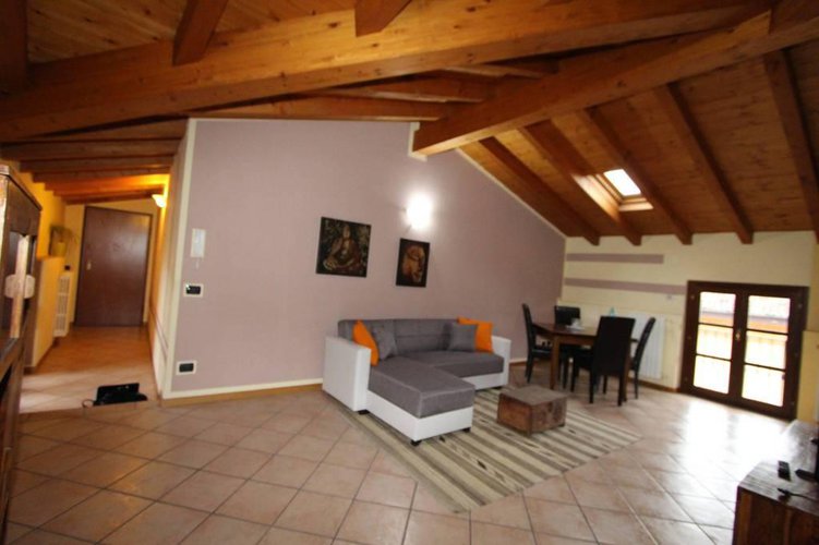 APPARTAMENTO ARREDATO CON TRAVI A VISTA!! OTTIMO PREZZO!! Paratico