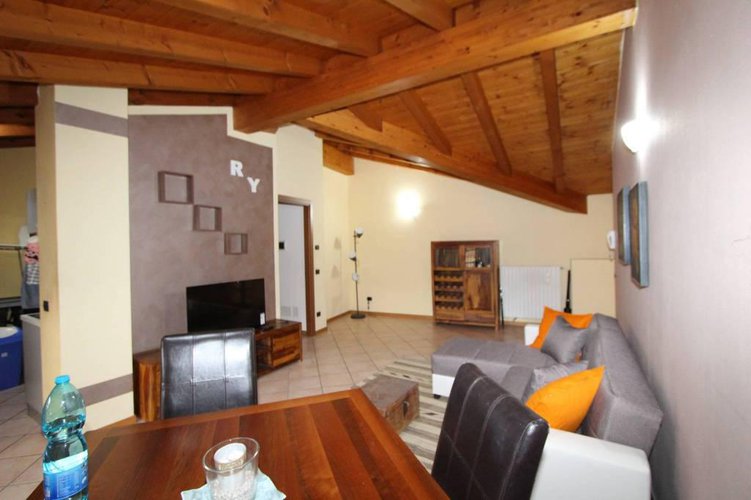 APPARTAMENTO ARREDATO CON TRAVI A VISTA!! OTTIMO PREZZO!! Paratico