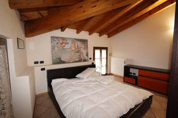 APPARTAMENTO ARREDATO CON TRAVI A VISTA!! OTTIMO PREZZO!! Paratico